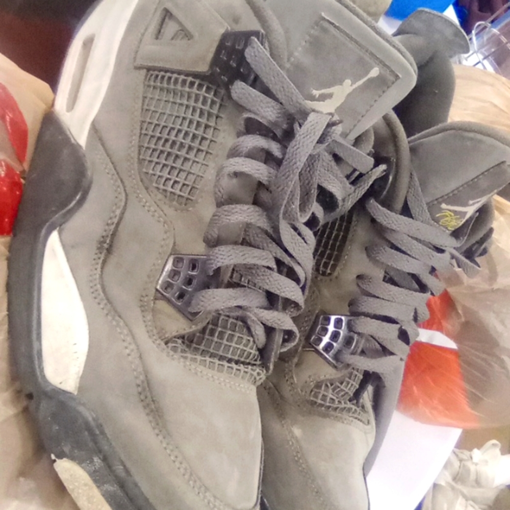 Wolf Grey Jordan 4s Size 12 mens